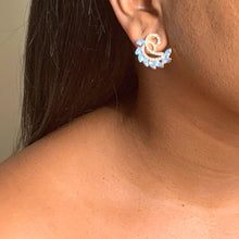 Load image into Gallery viewer, Daes Elegant Stud Earrings
