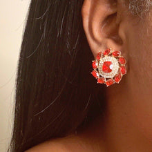 Load image into Gallery viewer, Zeda Stud Earrings
